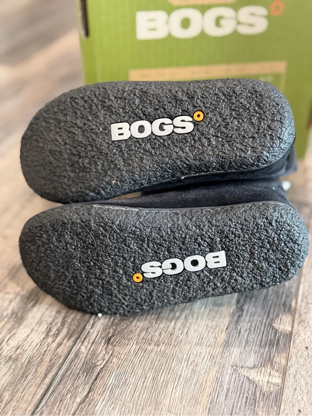 🖤 NWT BOGS Kids Black Velvet Waterproof Winter Boots. Size 10